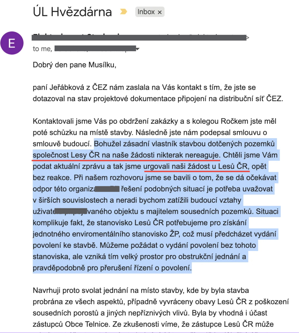 E-mailová komunikace popisující reakce Lesů ČR